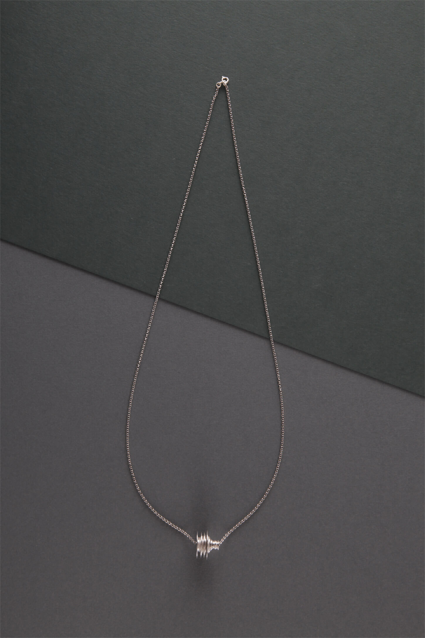 Collana in bronzo placcato platino